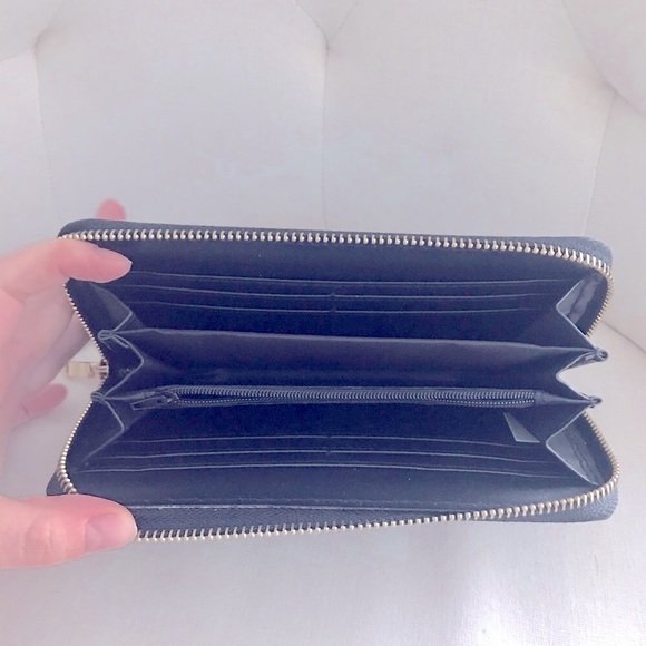 Textured Black Wallet - Picture 3 of 3